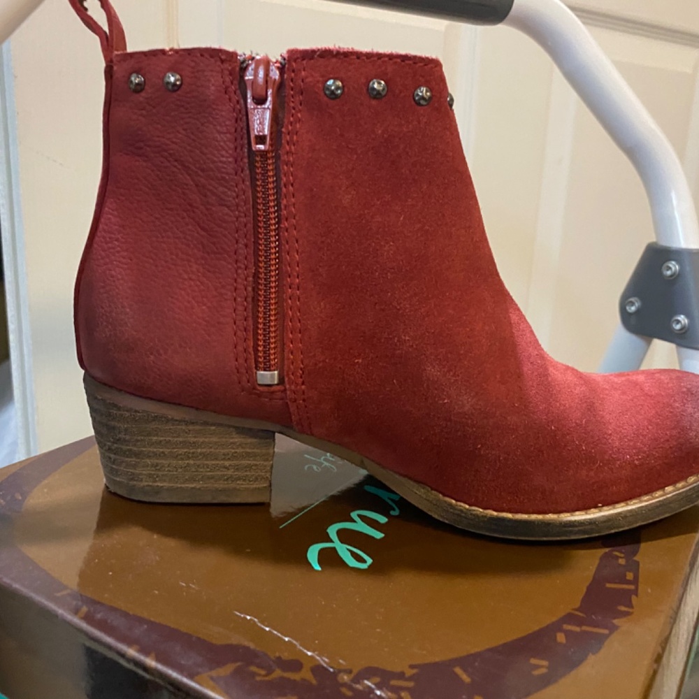 Women’s short boots - Picture 4 of 4